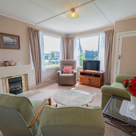 Rustlein Cottage - Te Anau Holiday Home エクステリア 写真