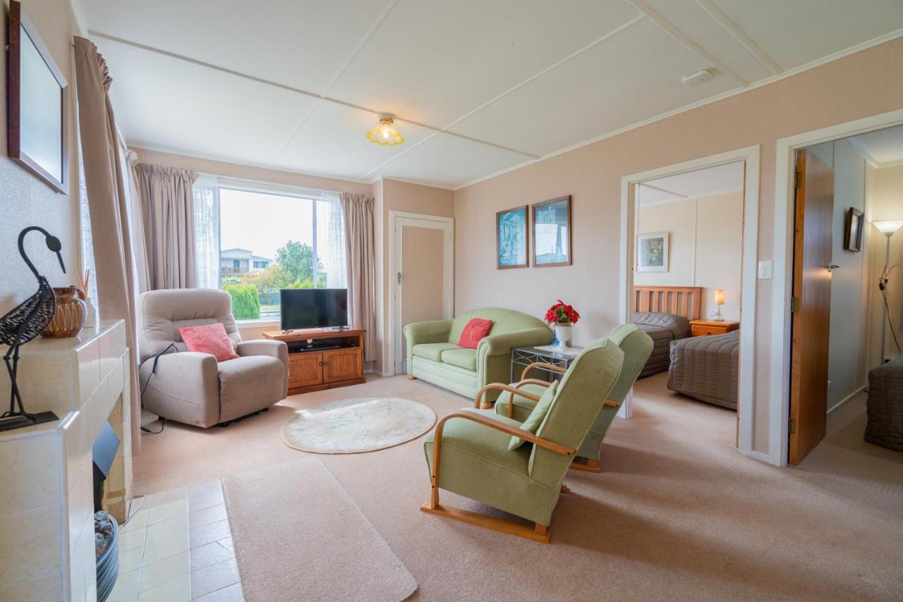 Rustlein Cottage - Te Anau Holiday Home エクステリア 写真