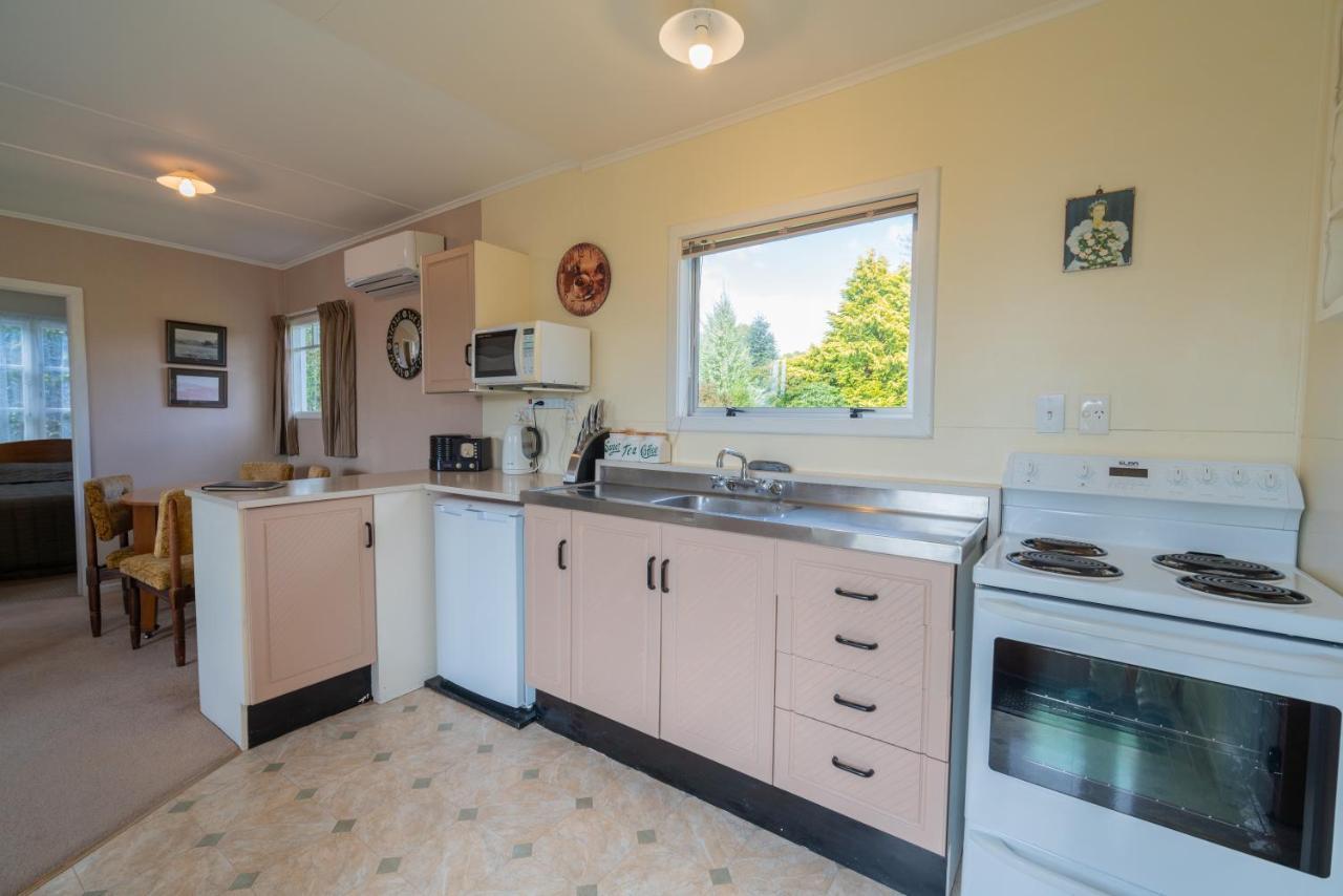 Rustlein Cottage - Te Anau Holiday Home エクステリア 写真