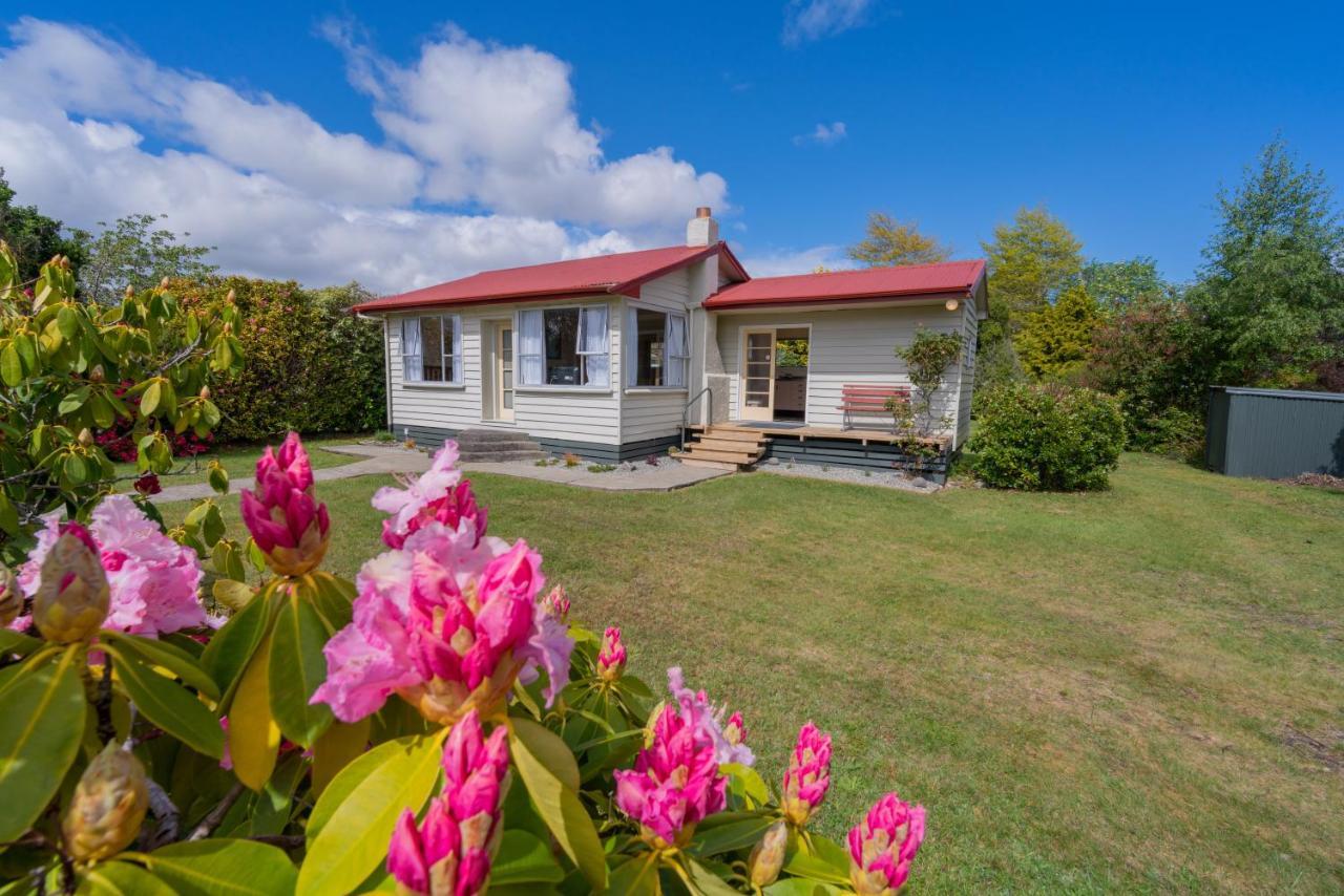 Rustlein Cottage - Te Anau Holiday Home エクステリア 写真